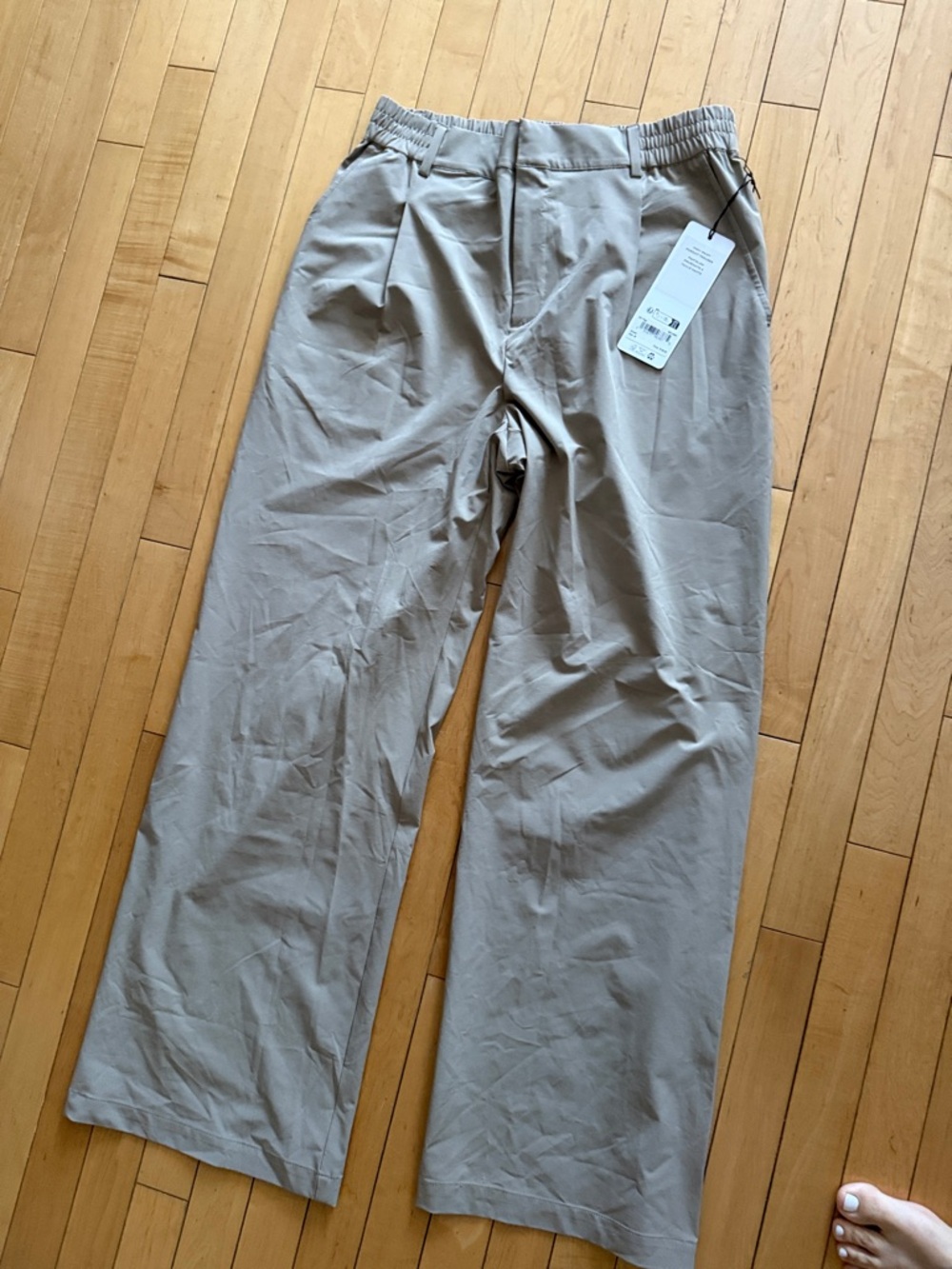 Alo Casual Wide-Leg Pants in Light Beige